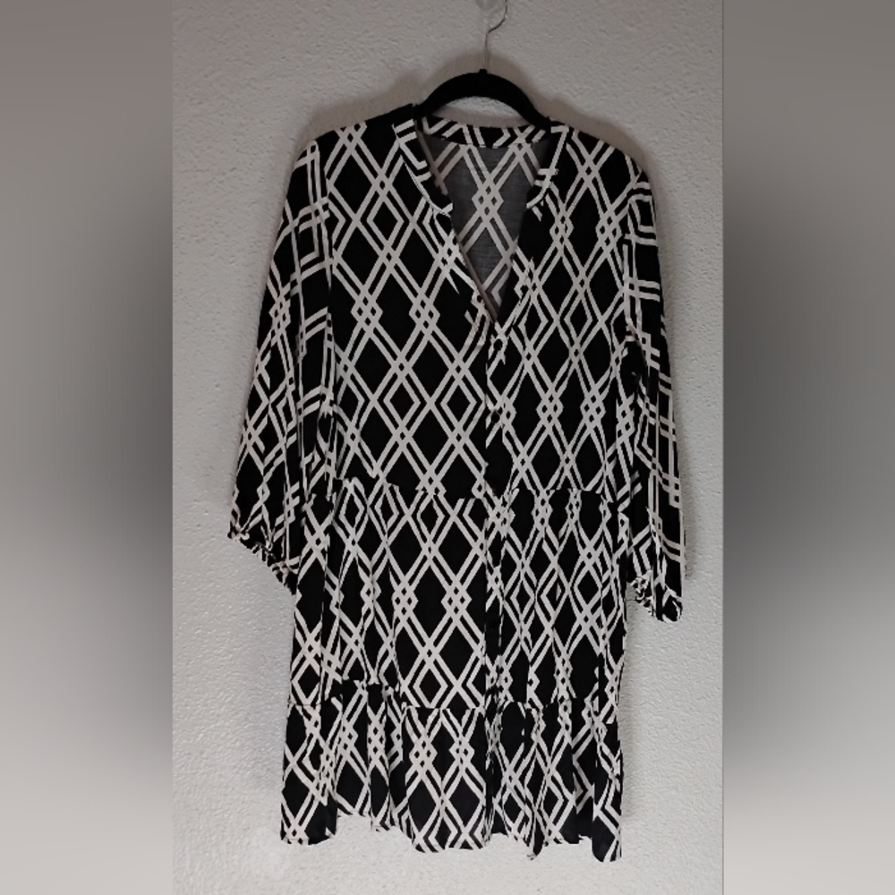 Black and White Geometric Dress